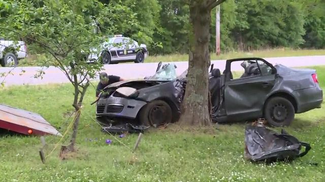 Driver with life-threatening injuries after crashing into tree