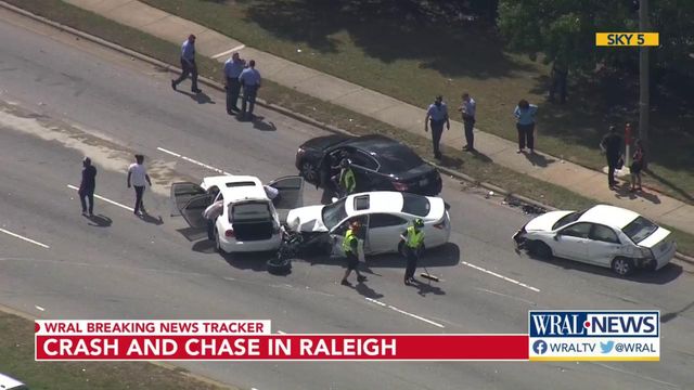 Police investigating crash and chase in Raleigh 