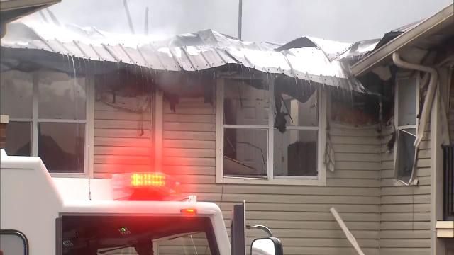 3-story apartment complex catches fire in Fayetteville