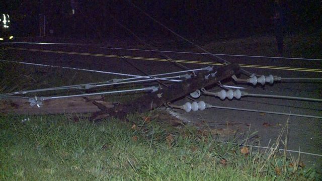 Crash knocks out power near Cary neighborhood