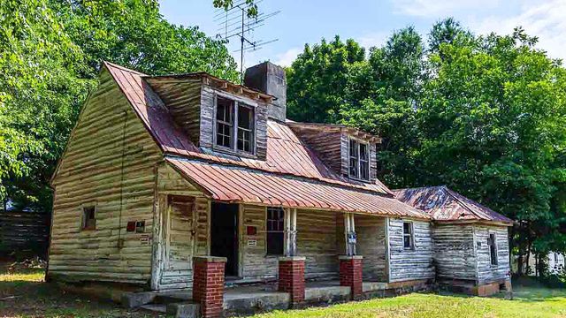 This 200-year-old historic home is for sale for around $16,500