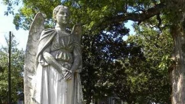 Spinning angel of Oakwood Cemetery