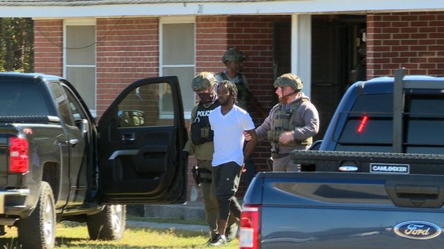 Goldsboro standoff ends peacefully with wanted man's surrender