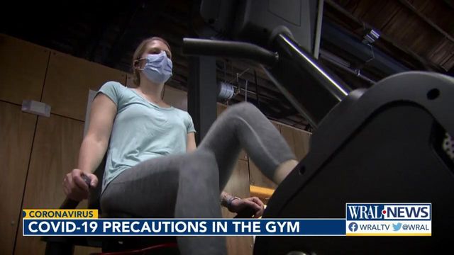 Heading to the gym for your New Year's resolution? Doctors share some precautions to take during the pandemic