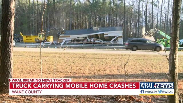 Truck carrying mobile home crashes in Zebulon 