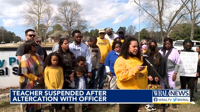 Students organize on behalf of Wayne County teacher suspended after incident with deputy