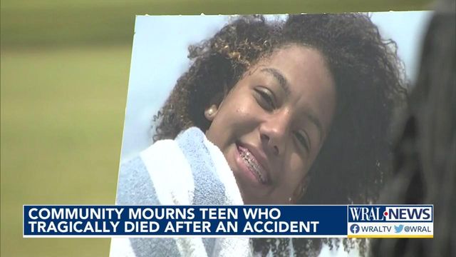 Community mourns teen who died following crash with power pole 