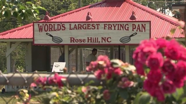 Rose Hill, NC - World's Largest Frying Pan