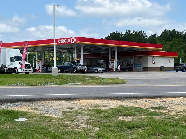 Circle K on Chicken Foot Road. 