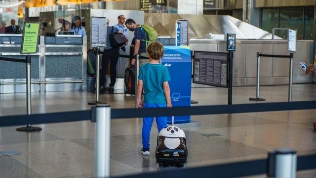 FAA rolls out new consumer travel tools ahead of Labor Day weekend 