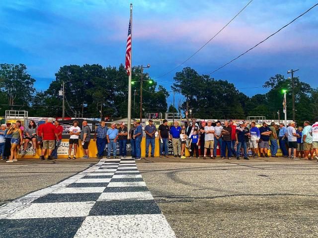 NASCAR speedway near downtown Raleigh honors decades of famous local ...