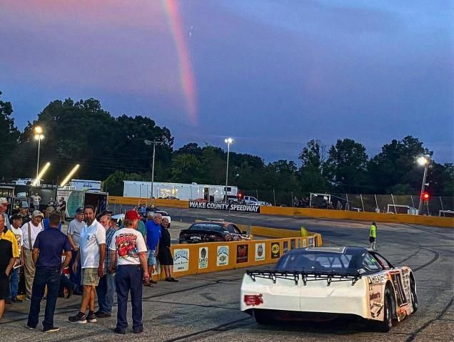 NASCAR speedway near downtown Raleigh honors decades of famous local ...