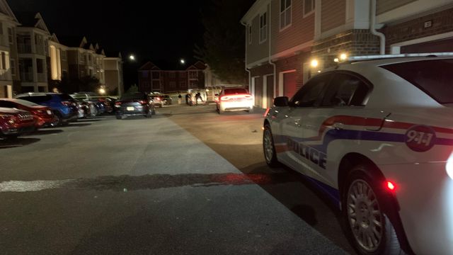 Man killed, car stolen at Fayetteville apartment