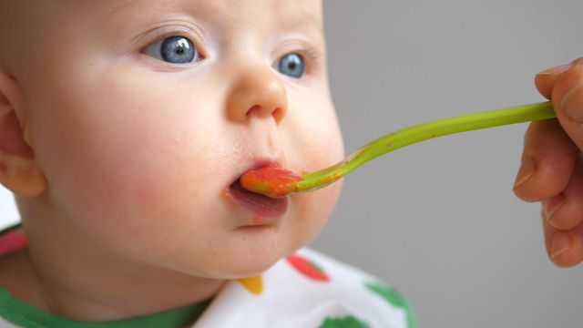 Homeade vs. store-bought baby food: Which is safer?