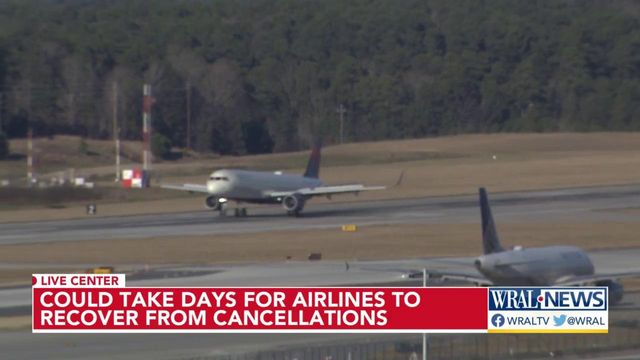 On cam: Airplanes tilt, struggle to land in heavy wind at RDU