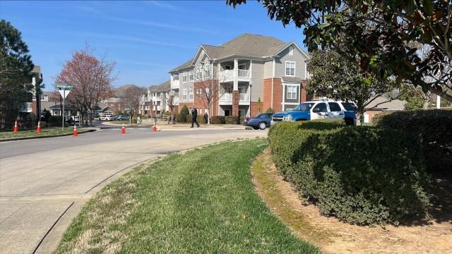 Police surround Cary apartment complex near Walnut Street