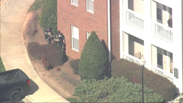 Cary police give update on crisis situation at apartment complex