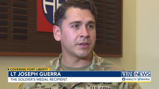Paratrooper awarded with the Soldier's Medal