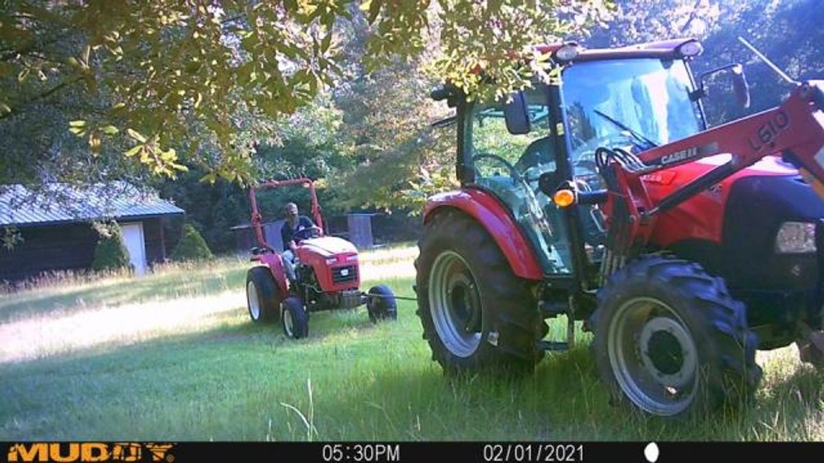 Sampson County Sheriff looking for person who stole tractor
