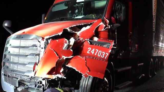Multi-vehicle crash on I-95 in Johnston County send 4 people to hospital