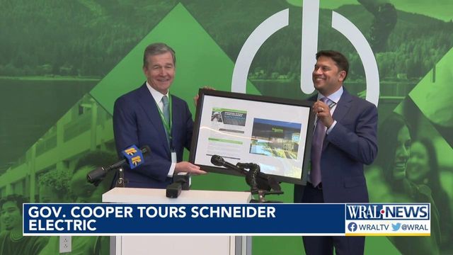 Gov. Roy Cooper tours Schneider Electric
