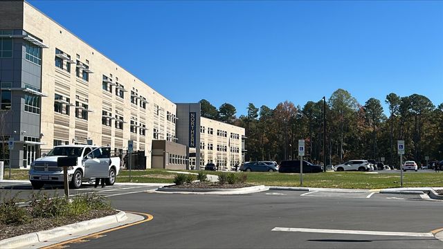 North Carolina middle school makes students put phones on 'lockdown