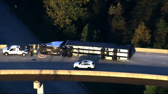 Overturned tractor-trailer causes delays on I-85 ramp in Durham during morning commute