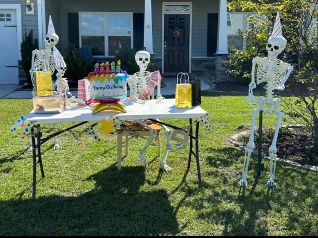 Patrick Ma-bones and other skeleton celebs haunt this Cumberland Co. home