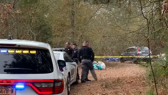 4 dead in apparent murder-suicide in Sampson County