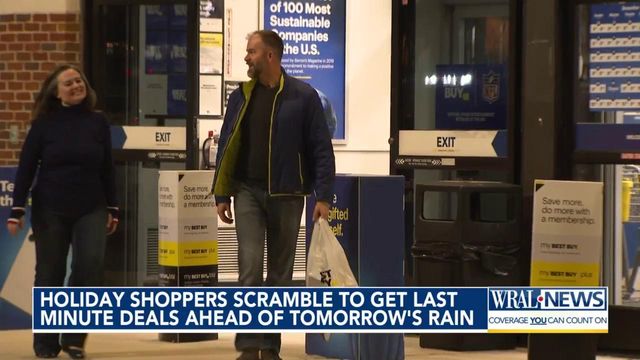 Holiday shoppers rush to grab sales before Sunday storms
