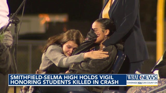 Community gathers for vigil honoring 4 teens killed in crash  