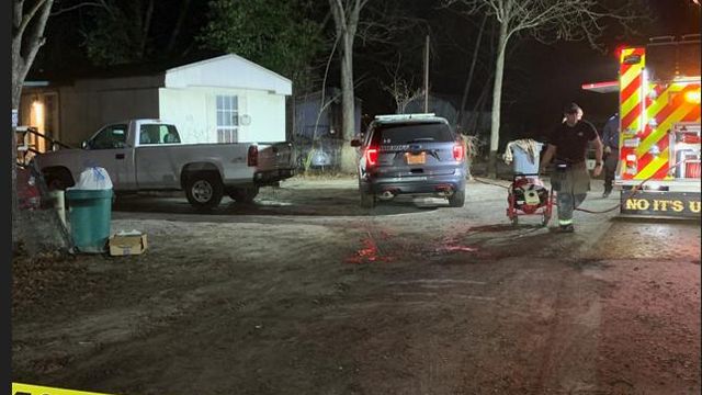 Child killed, 3 other people injured, in mobile home fire near Fayetteville