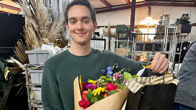 Act of kindness: Raleigh florist helps mom get video of son's graduation 