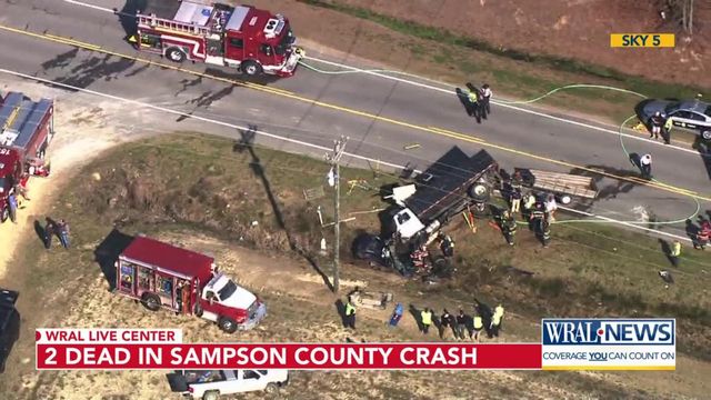 2 people dead in Sampson County crash