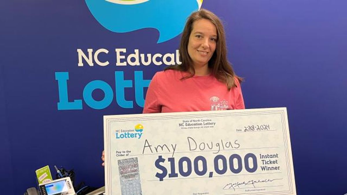 Cameron woman wins $100,000 lottery prize