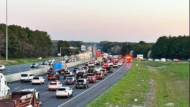 Crash causes delays on I-40W on Tuesday morning