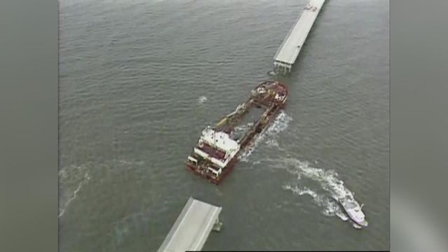 Oct. 1990: Bonner Bridge collapse affecting economy at Outer Banks