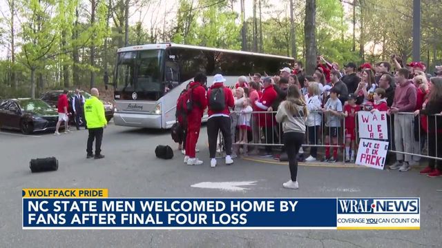 Wolfpack welcomed home by NC State fans after Final Four loss