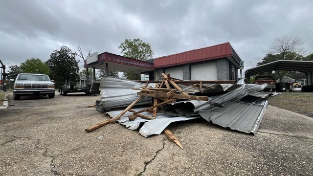 Strong winds rip roof off Sanford building