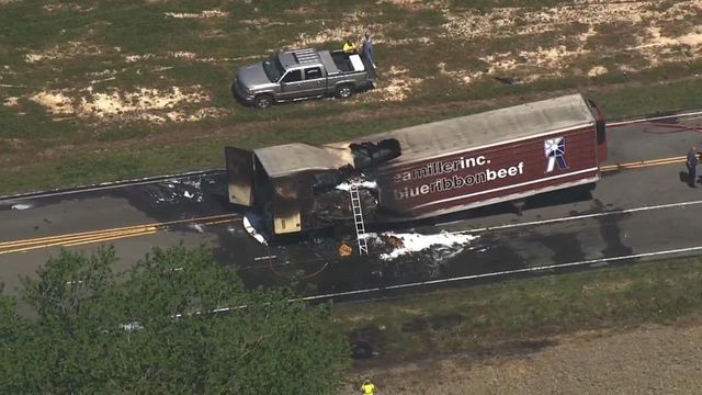 18-wheeler catches fire in Sampson County, driver rushed to hospital
