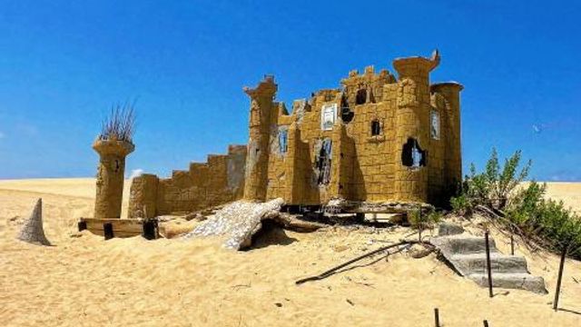 Buried treasure: Old castle hidden beneath NC's largest sand dune fully ...