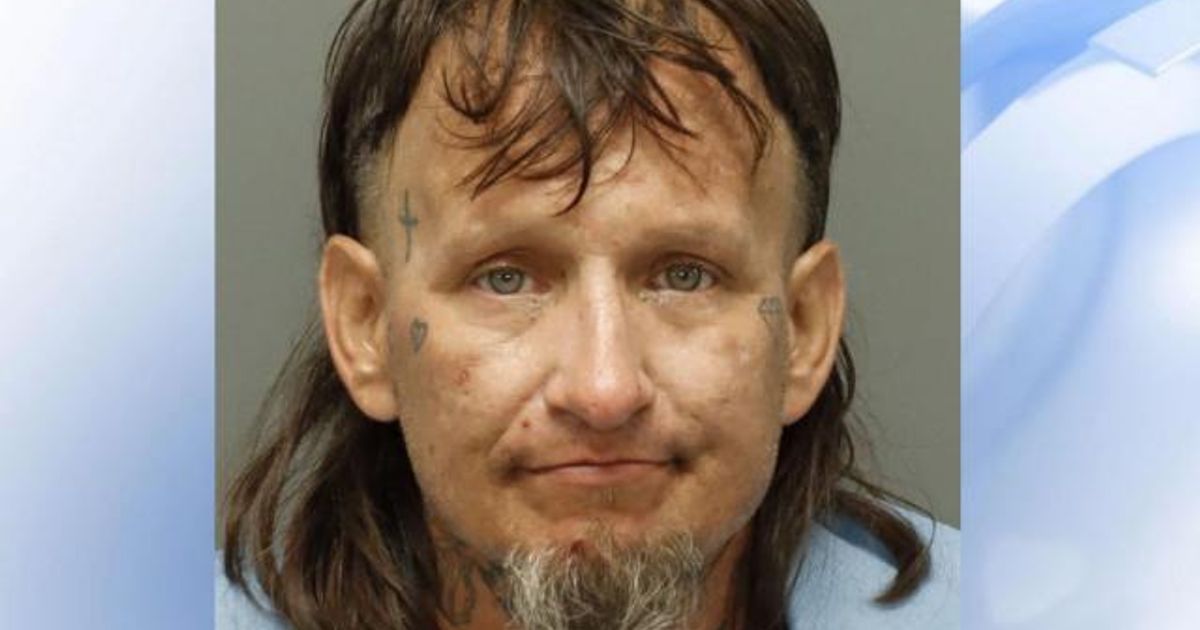 Man arrested after leading troopers on I-40 chase, barricading in ...