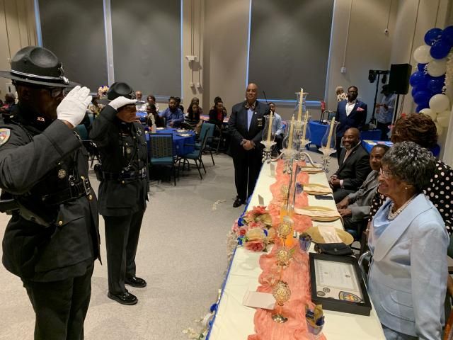 达勒姆居民与社区和警长办公室一起庆祝112岁生日