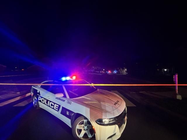 两个人在达勒姆劳森大街被枪杀，没有人被拘留