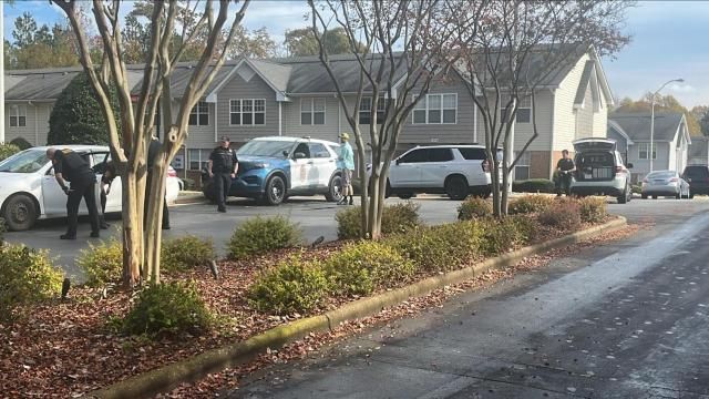 Raleigh police investigating 6 reports of cars being shot at along I-40 this week