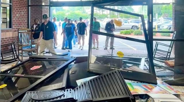 The front of a Piggly Wiggly grocery store in Kinston is damaged from a crash on May 8, 2025. (Jaime McCuthcheon Minges photo)