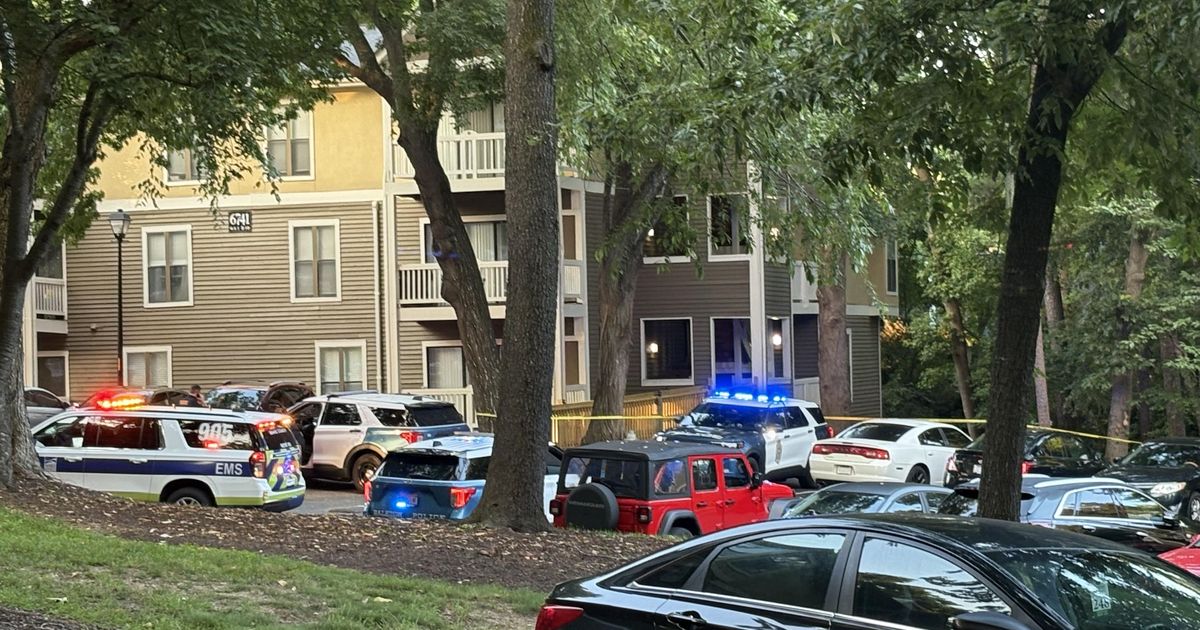 Man stabbed at north Raleigh apartment complex, woman arrested :: WRAL.com