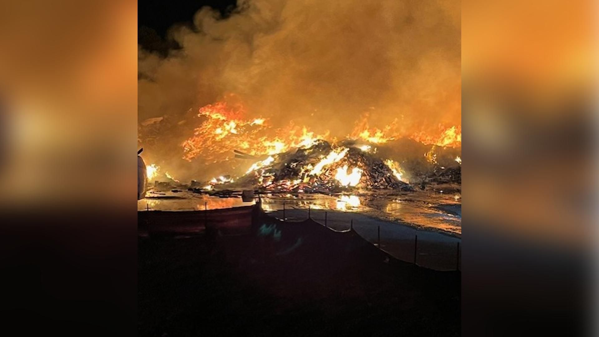 Fire burns at Durham recycling facility :: WRAL.com