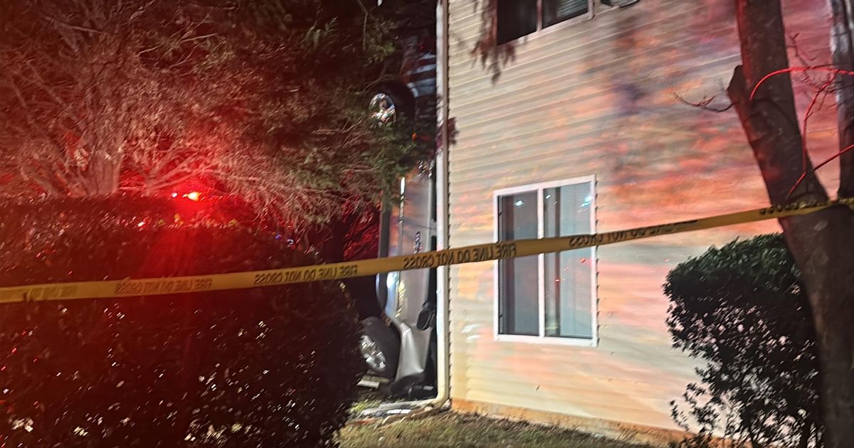 SUV crashes into Raleigh apartment complex on Gorman Street, driver injured