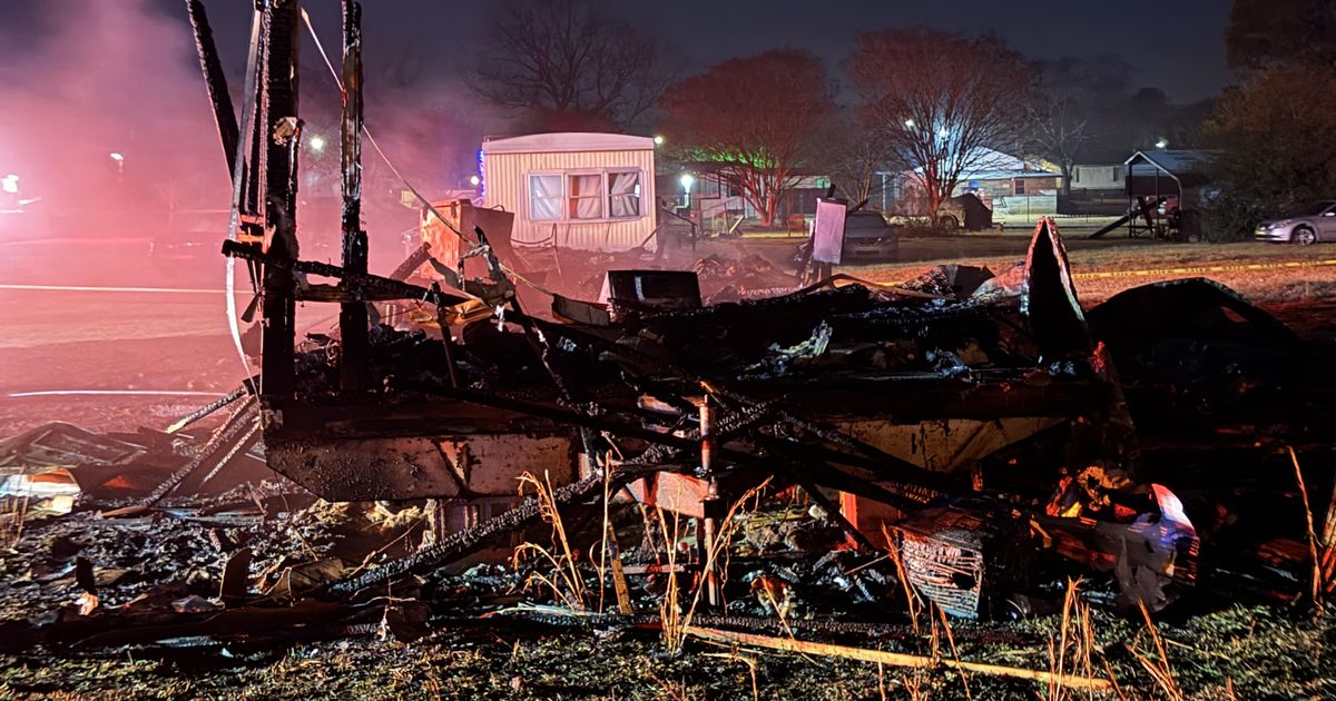 'I heard an explosion:' Mobile home destroyed by fire in Wayne County